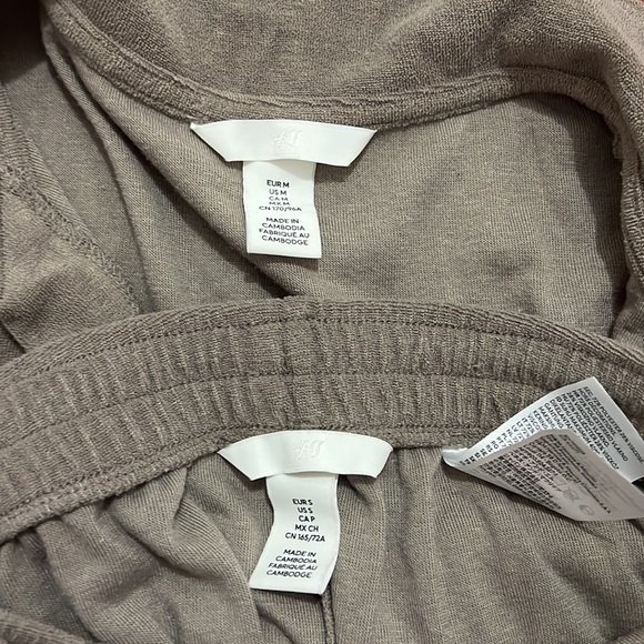 H&M terry t-shirt and shorts set - Picture 4 of 4